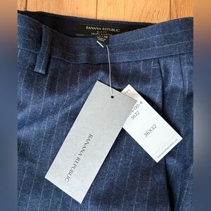 Banana Republic Men's Navy Pinstripe Blazer brand new - 36x32